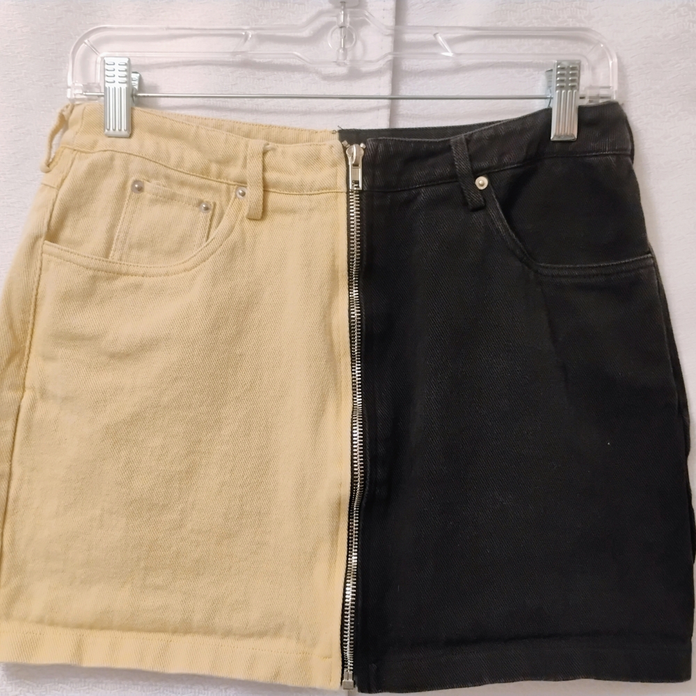 MNI Los Angeles Colorblock Denim Miniskirt Black + Yellow